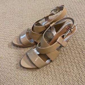 Anne Klein 8.5 Nude Patent Leather 2” Heels